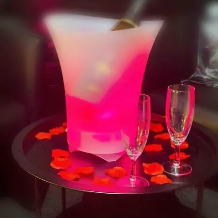 Vip Lounge Avec Jacuzzi Et Jardin Andenne