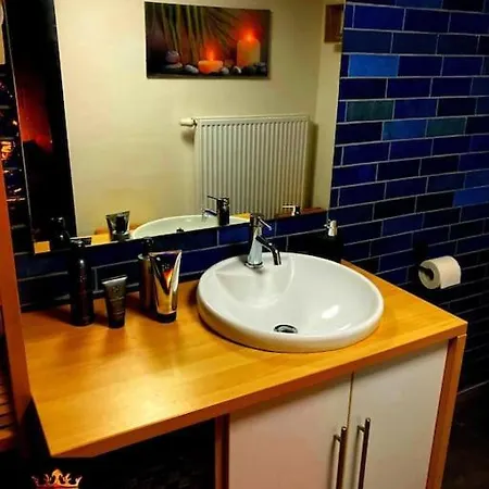 Vip Lounge Avec Jacuzzi Et Jardin