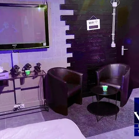 Vip Lounge Avec Jacuzzi Et Jardin