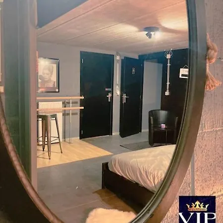 Vip Lounge Avec Jacuzzi Et Jardin Lägenhet Andenne